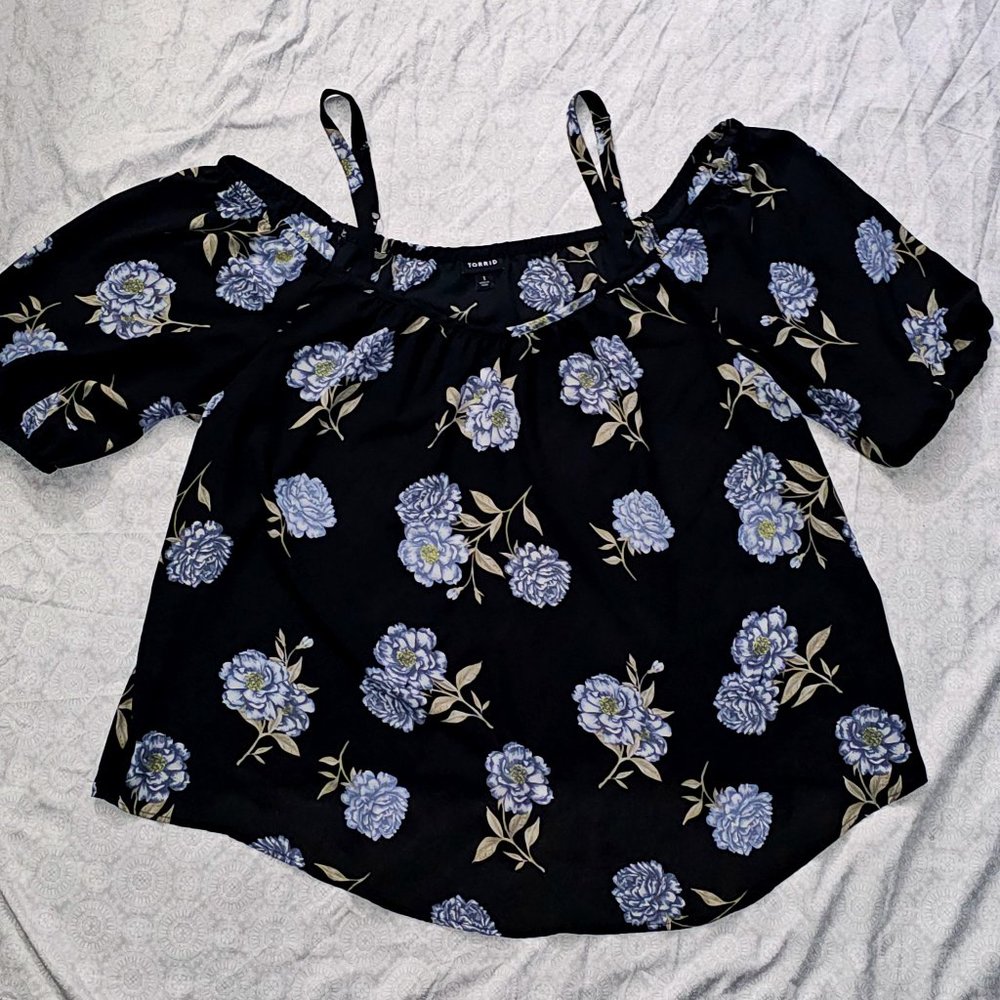 Torrid Floral Cold-Shoulder Top | Size 1